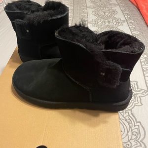 Misses Black Mini Ugg boot